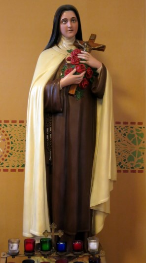 리지외의 성녀 데레사_photo by Nheyob_in the Church of the Holy Trinity in Trinity_Indiana USA.jpg